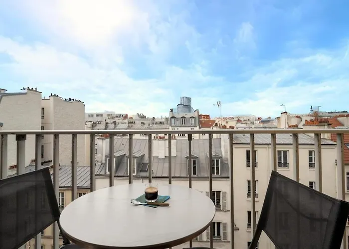 With Balcony - 17e *