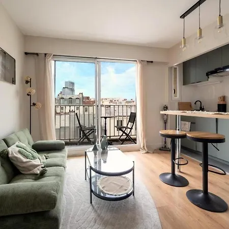 With Balcony - 17e شقة